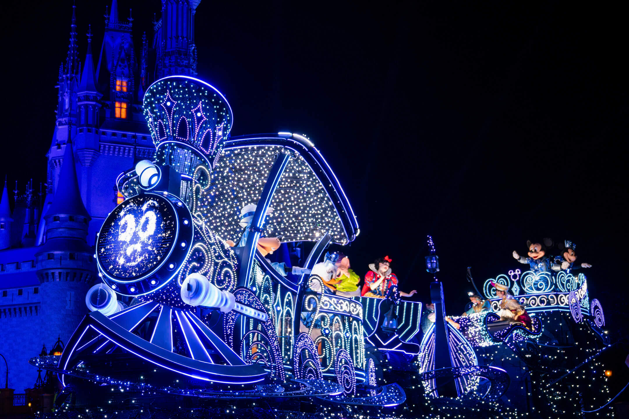 Starlight Parade, WDW UPDATE: New Parade, Revived Ride & A Not-So-Merry Goodbye