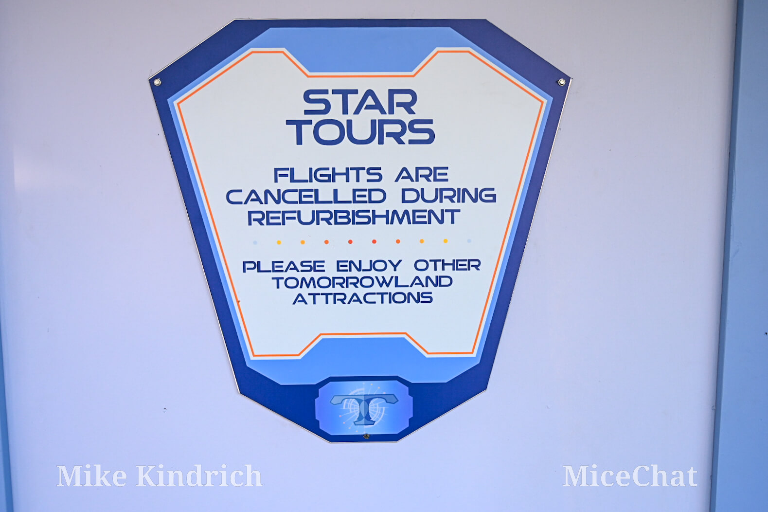 , DISNEYLAND UPDATE: The 4th Fizzles, Crowds Collapse + Pixies, Ghosts & Robo Walt!