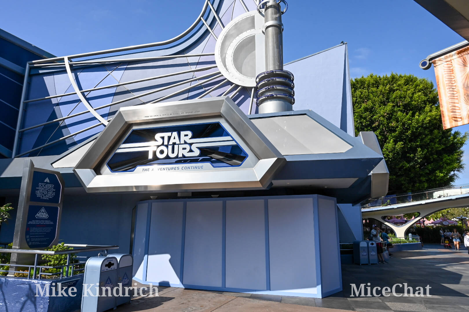 , DISNEYLAND UPDATE: The 4th Fizzles, Crowds Collapse + Pixies, Ghosts & Robo Walt!