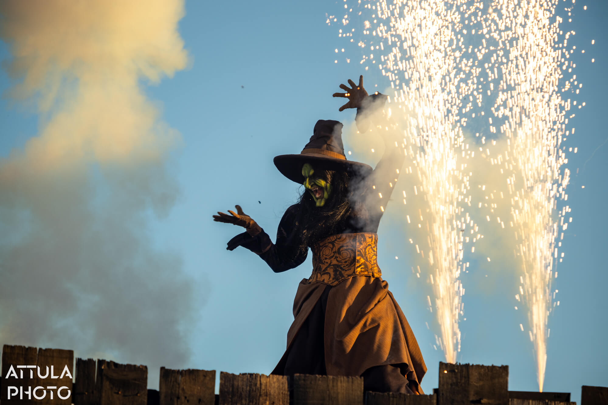 Knott's Scary Farm, 🎃 Knott’s Scary Farm 2025 Guide: New Mazes, What’s Leaving, Haunted Happenings, Foodie Frights & a Hangin’