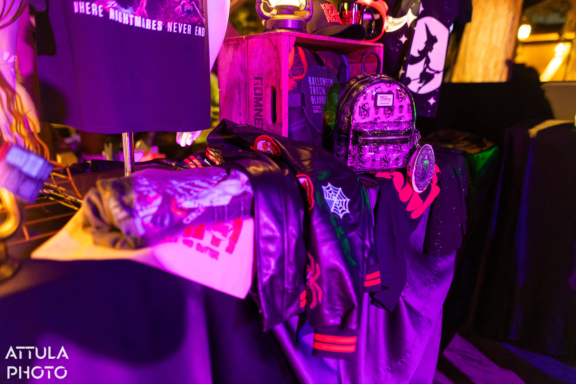 Knott's Scary Farm, 🎃 Knott’s Scary Farm 2025 Guide: New Mazes, What’s Leaving, Haunted Happenings, Foodie Frights & a Hangin’