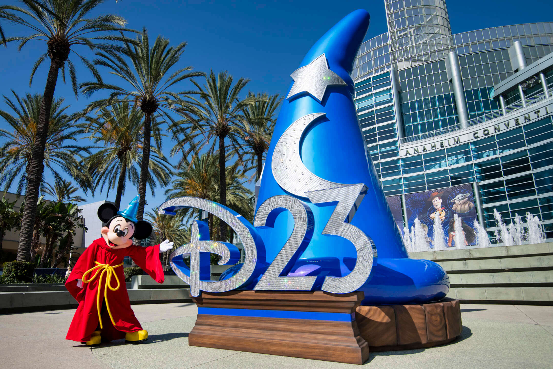 , DISNEYLAND UPDATE: Main Street Honors, Toy Story Things & Star Wars Dreams