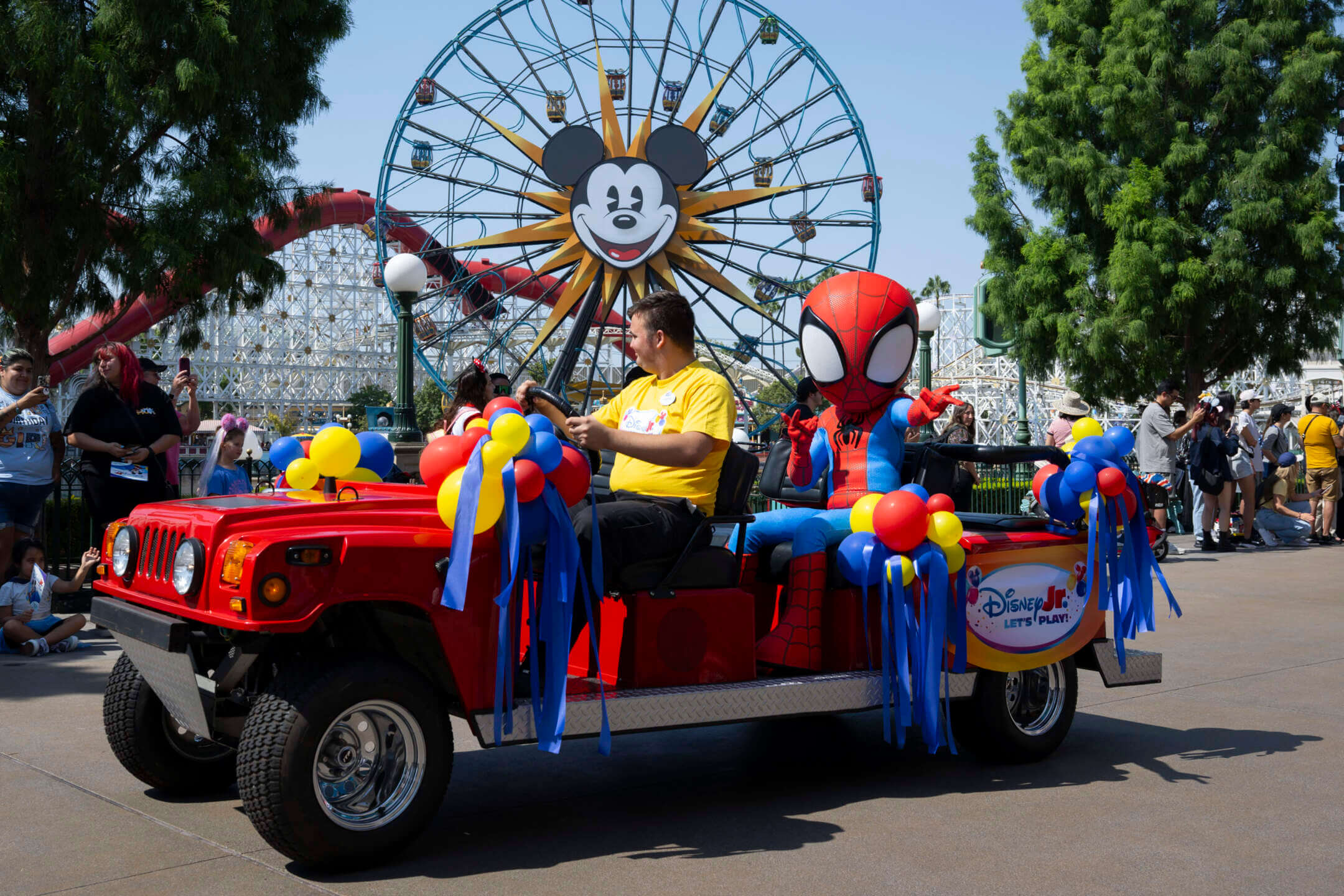 , DISNEYLAND UPDATE: Pumpkins, Profits & Park Progress!