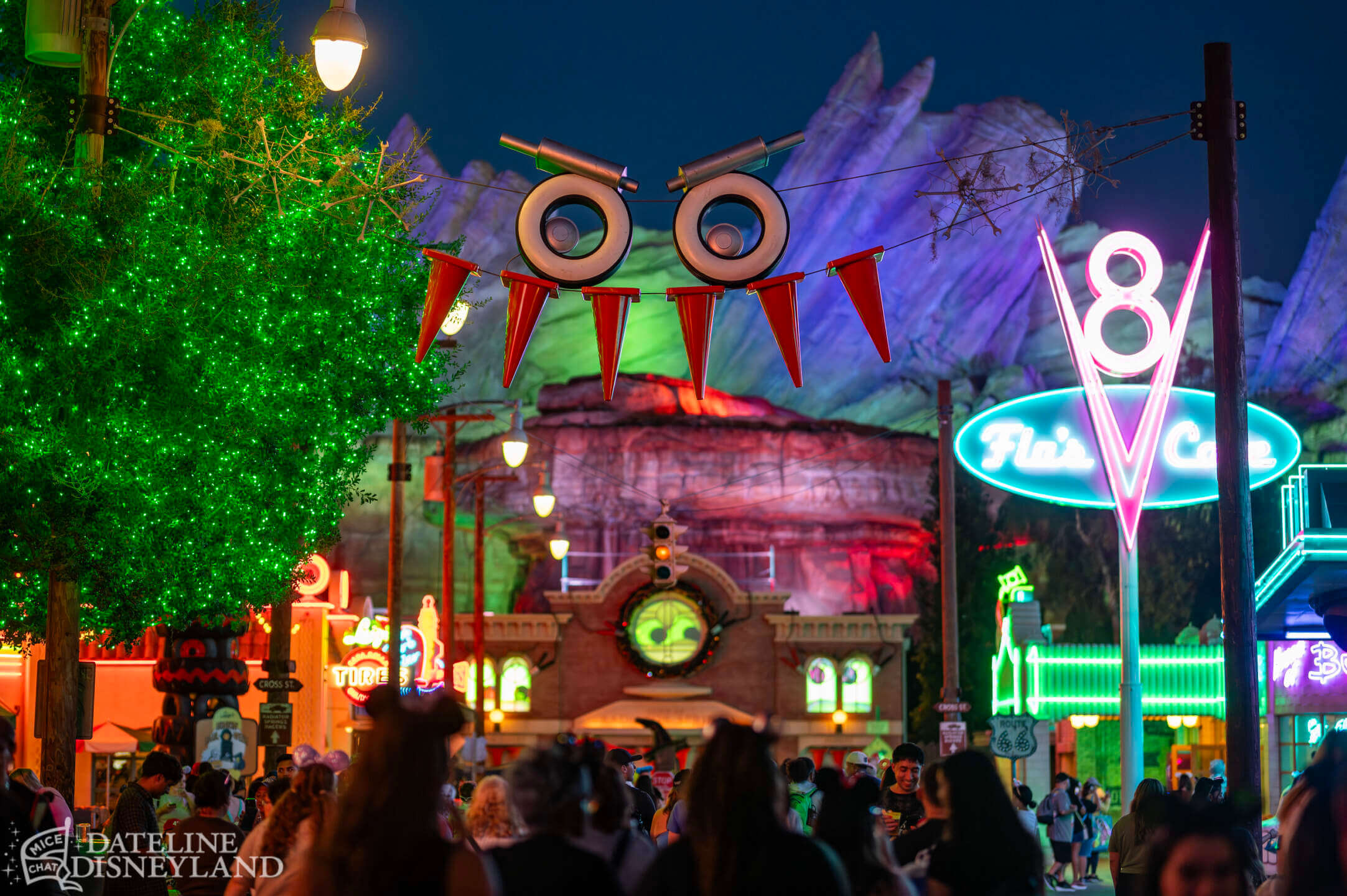 , DISNEYLAND UPDATE: The Lazy, Hazy, Crazy Final Days of Summer
