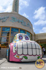 Disney California Adventure_Cars Land_Halloween Decorations_Ramone’s