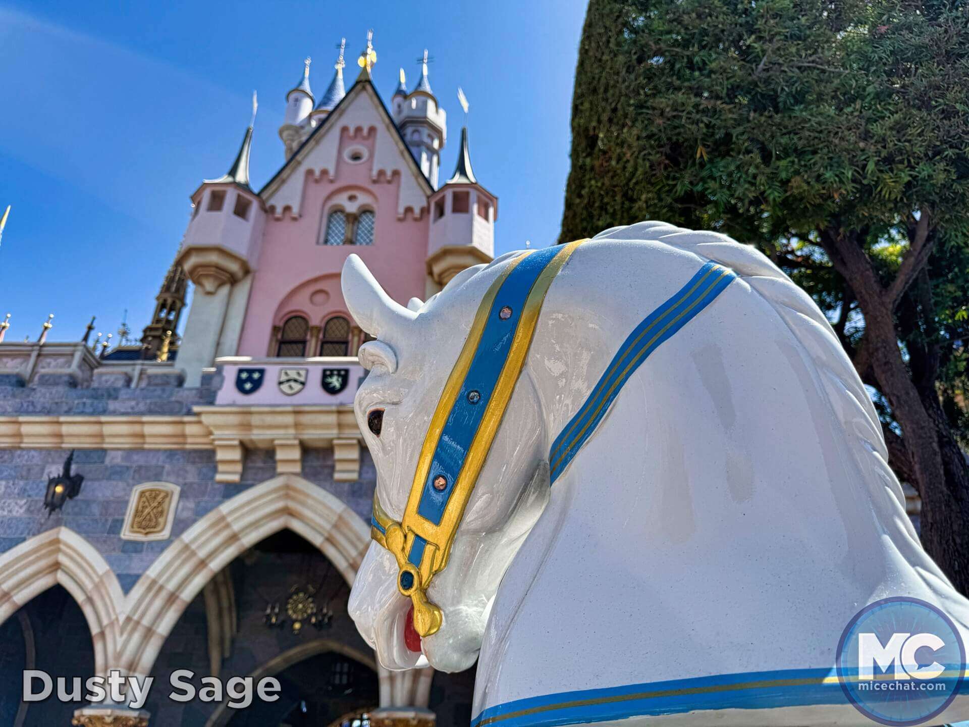 , DISNEYLAND UPDATE: Oswald On Set, Halloween Creeps & Holiday Peeps!