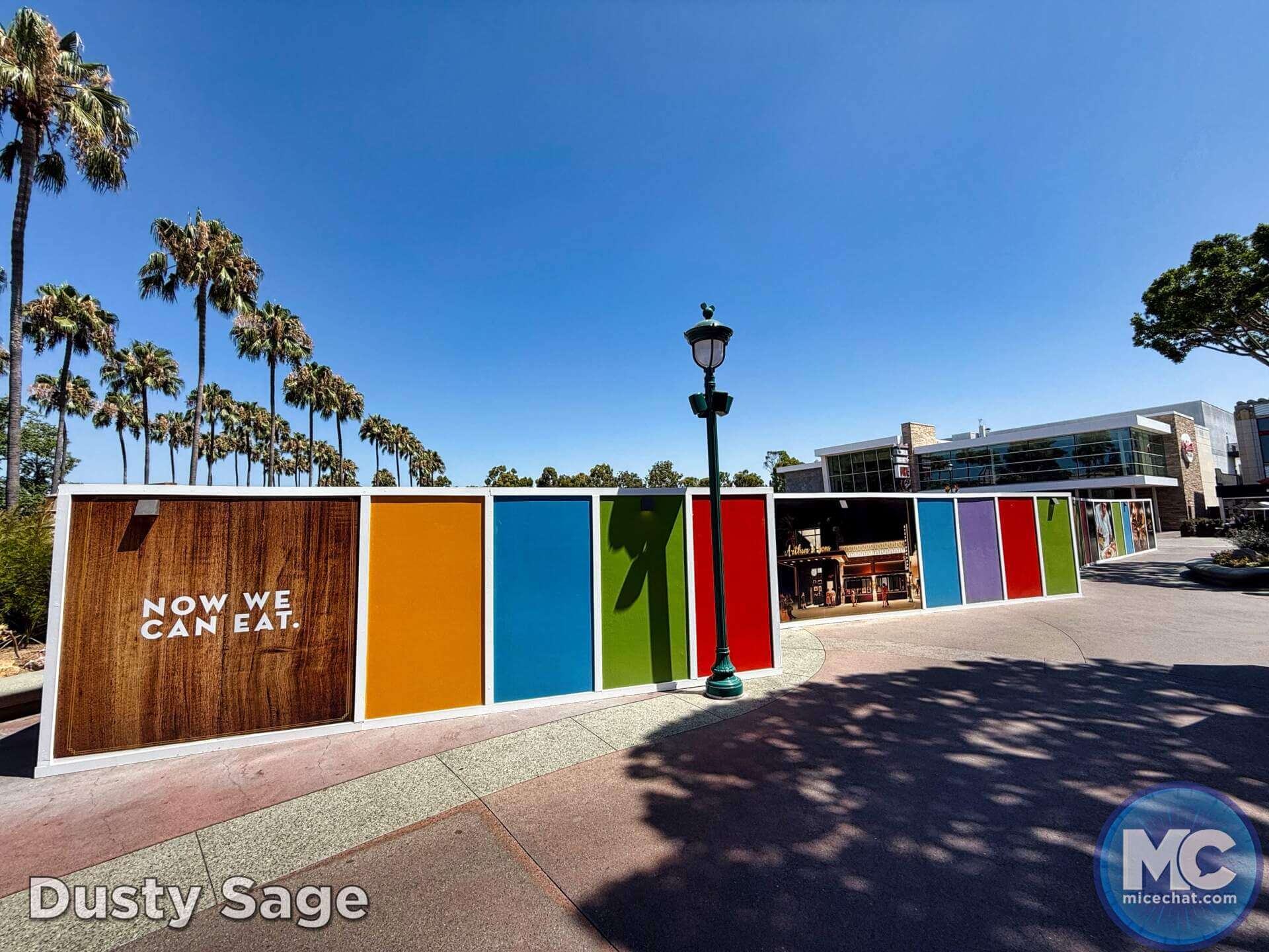 , DISNEYLAND UPDATE: Oswald On Set, Halloween Creeps & Holiday Peeps!