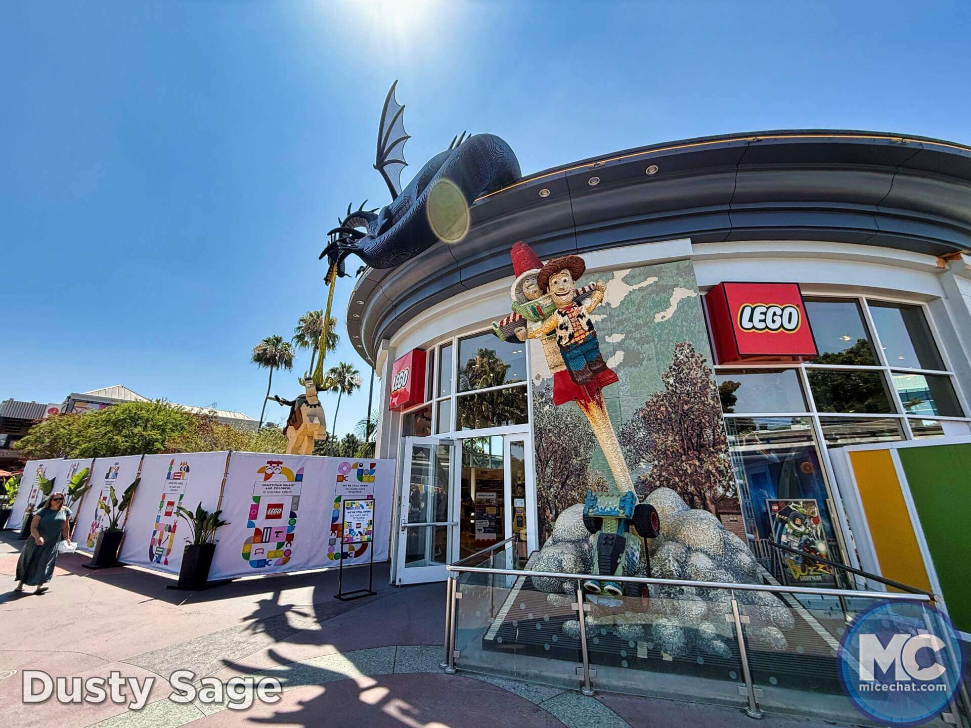 , DISNEYLAND UPDATE: Oswald On Set, Halloween Creeps & Holiday Peeps!