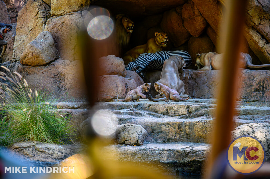 , DISNEYLAND UPDATE: Oswald On Set, Halloween Creeps & Holiday Peeps!