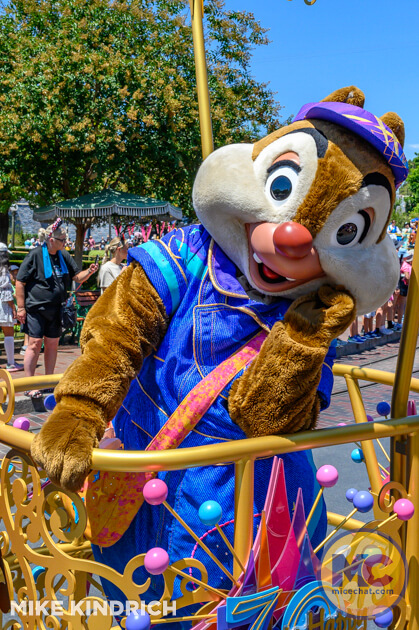 , DISNEYLAND UPDATE: Pumpkins, Profits & Park Progress!