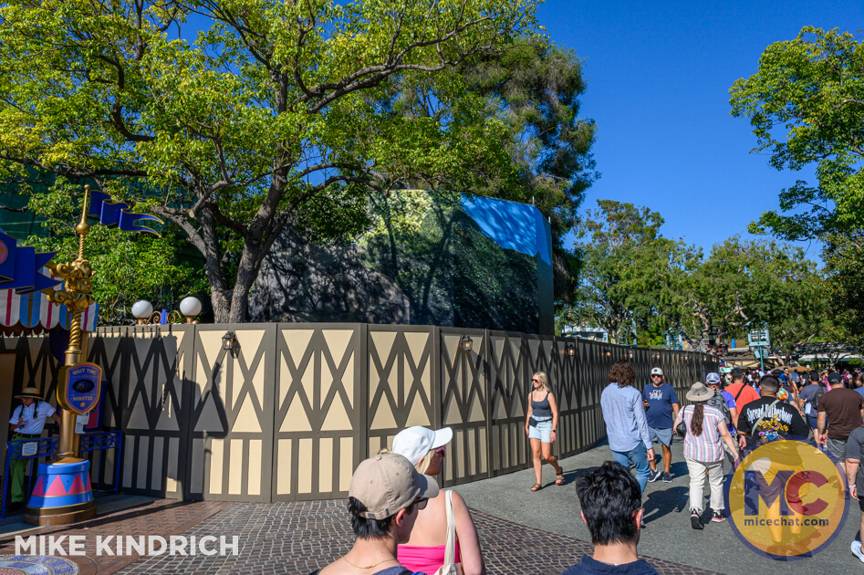 , DISNEYLAND UPDATE: Pumpkins, Profits & Park Progress!