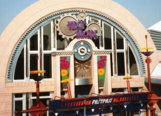 Yesterland: Tomorrowland Light & Power Co. Video Arcade Yesterland: Tomorrowland Light & Power Co. Video Arcade