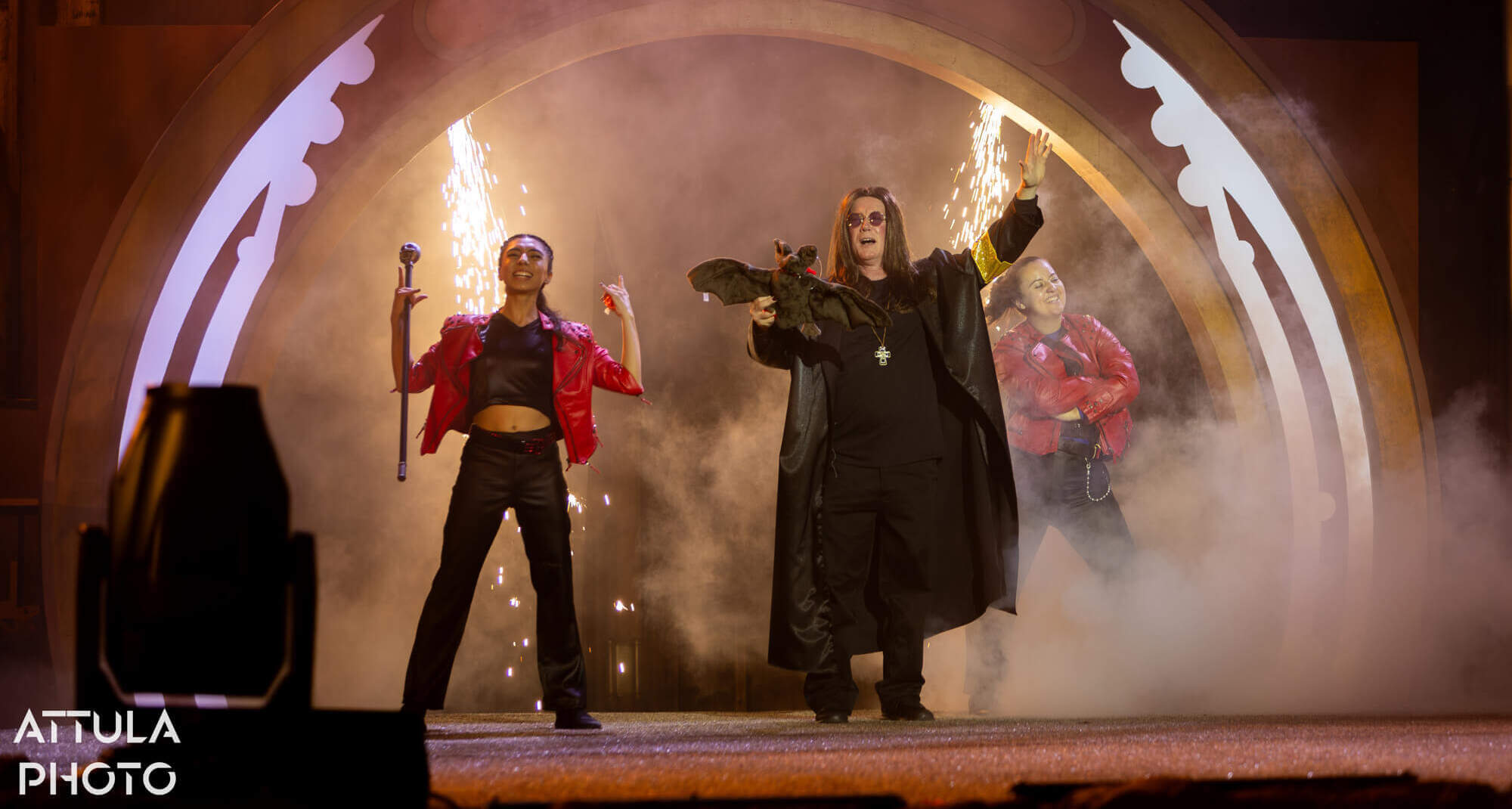 Knott's Scary Farm, 🎃 Knott’s Scary Farm 2025 Guide: New Mazes, What’s Leaving, Haunted Happenings, Foodie Frights & a Hangin’