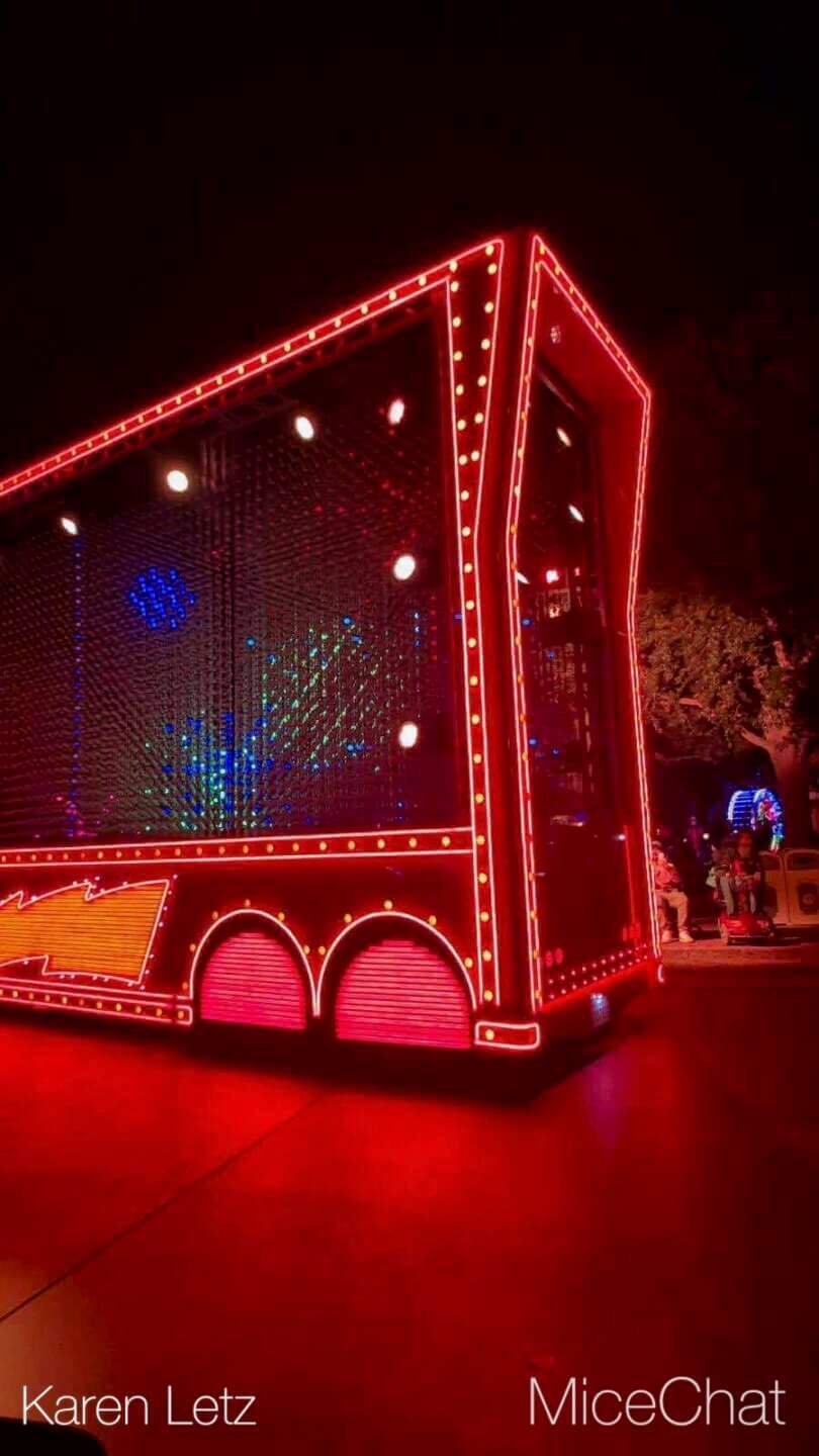 , DISNEYLAND UPDATE: Dramatic Parade Problems, Predictions & Projects