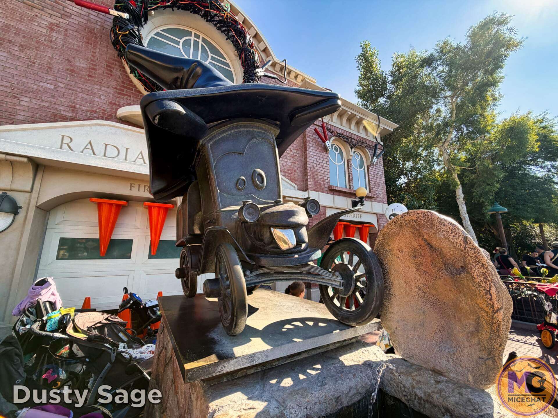 , DISNEYLAND UPDATE: Pumpkins, Peppermint & Price Cuts?!