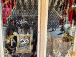 Disneyland-beauty magic shop window-micechat