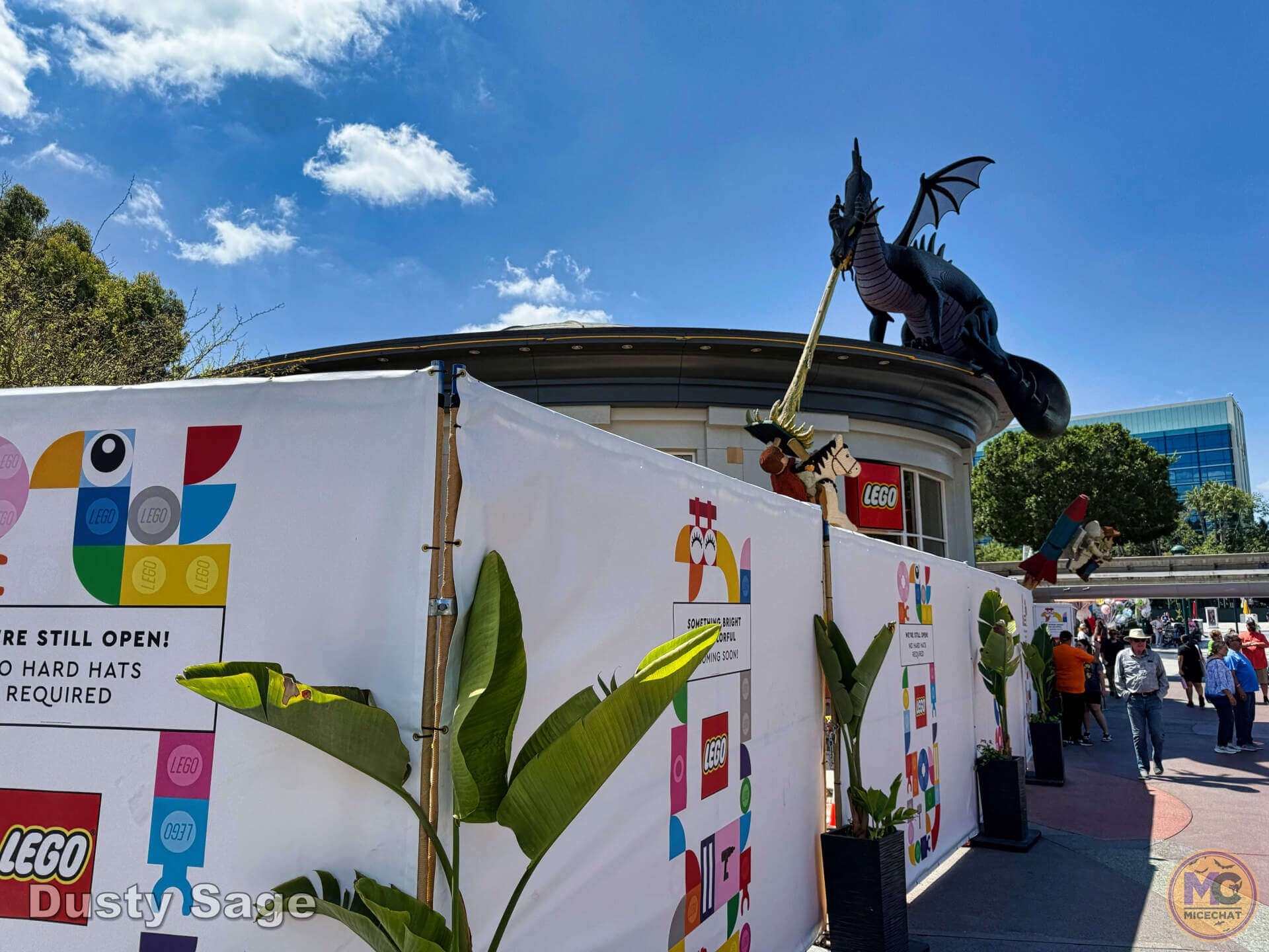 , DISNEYLAND UPDATE: Dramatic Parade Problems, Predictions & Projects