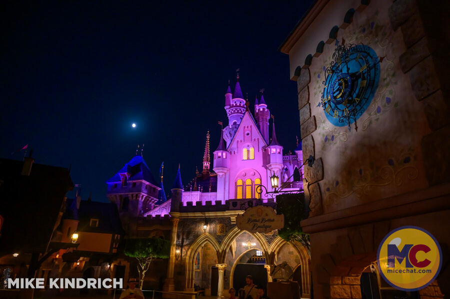 , DISNEYLAND UPDATE: The Lazy, Hazy, Crazy Final Days of Summer