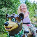 Dollywood black bear trail friendly bear ride