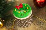2025-WDW-Holiday-Foodie-Guide-Wreath-Cupcake