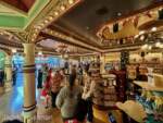 DLR-Candy-Cane-Queue-5