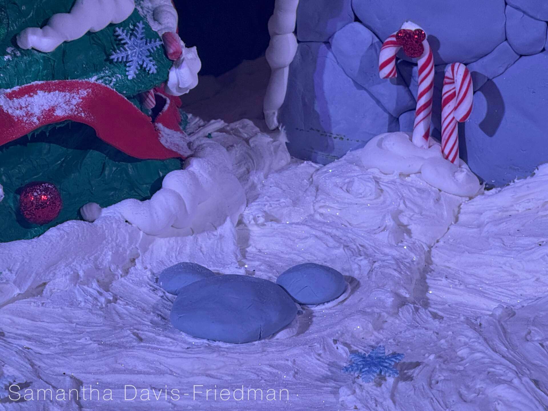 , DISNEYLAND UPDATE: Candlelight Time, Avatar Takeover Looms & Meet Your Robot Overlords