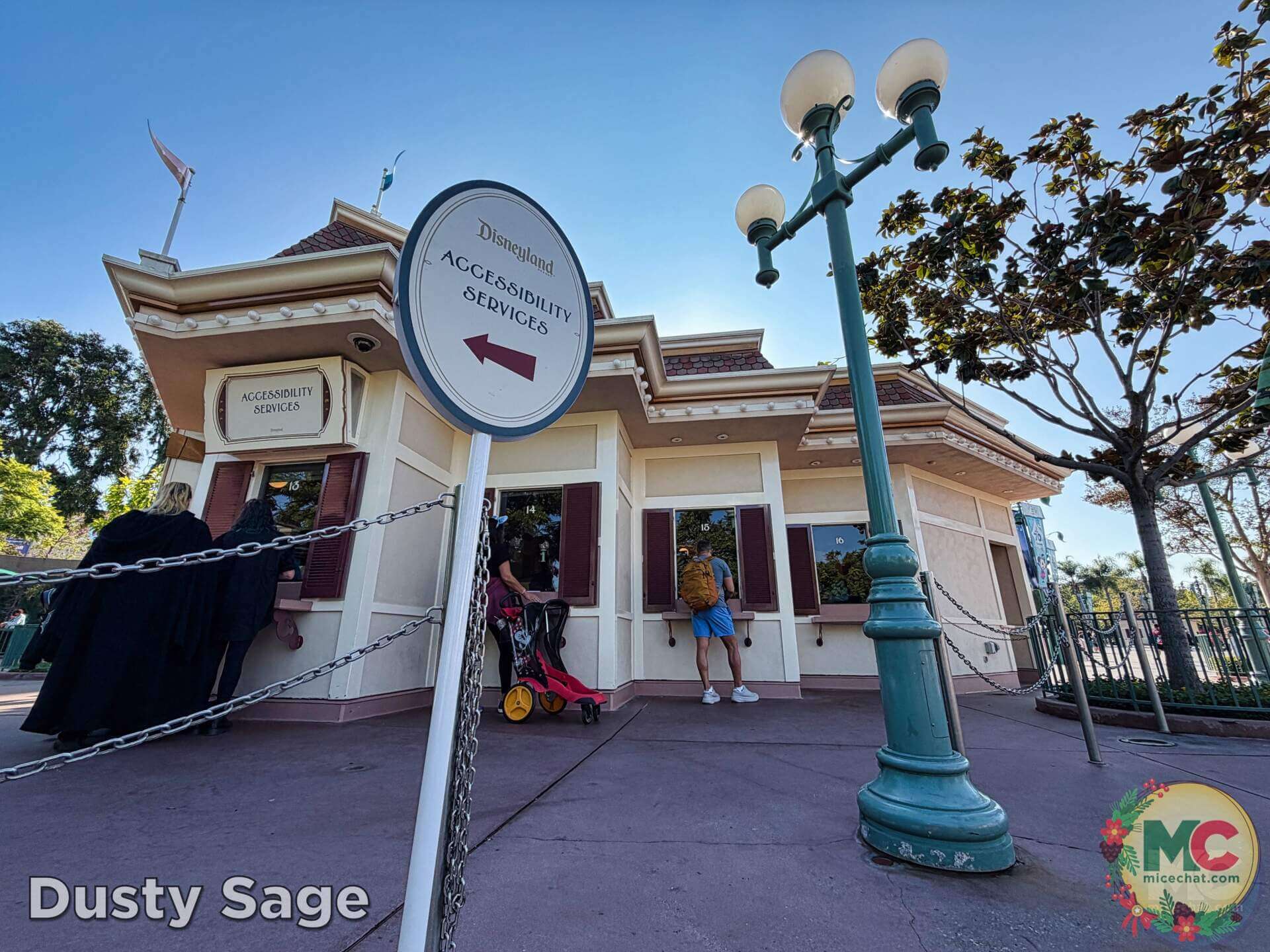 , DISNEYLAND UPDATE: Christmas Crunch, Porto&rsquo;s Push & World of Color Conundrum