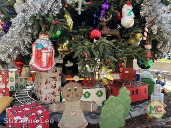 , DISNEYLAND UPDATE: Christmas Crunch, Porto&rsquo;s Push & World of Color Conundrum