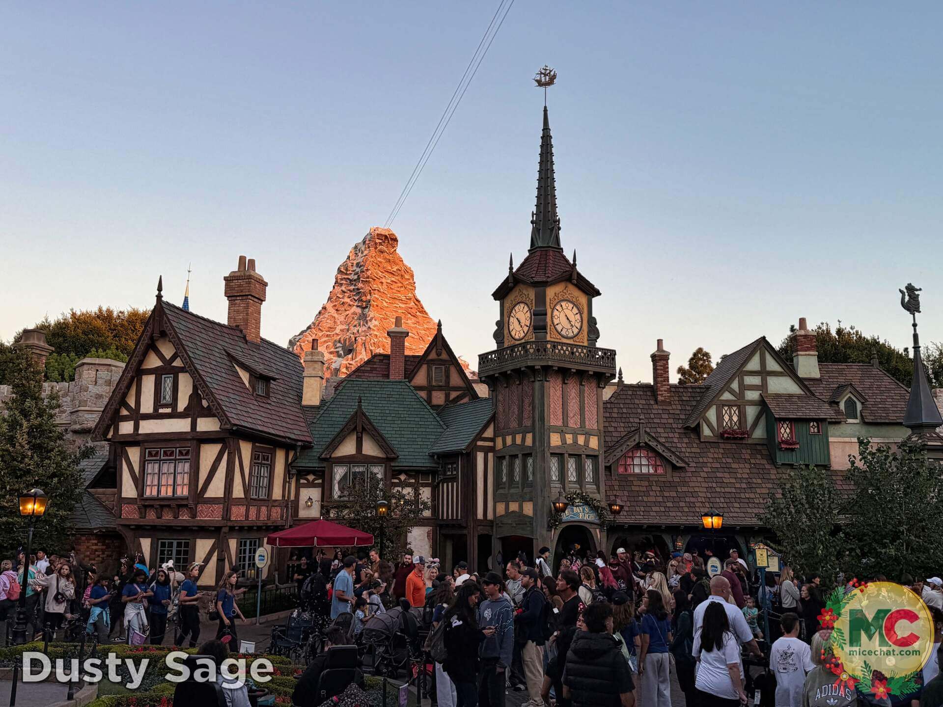 , DISNEYLAND UPDATE: Christmas Crunch, Porto&rsquo;s Push & World of Color Conundrum