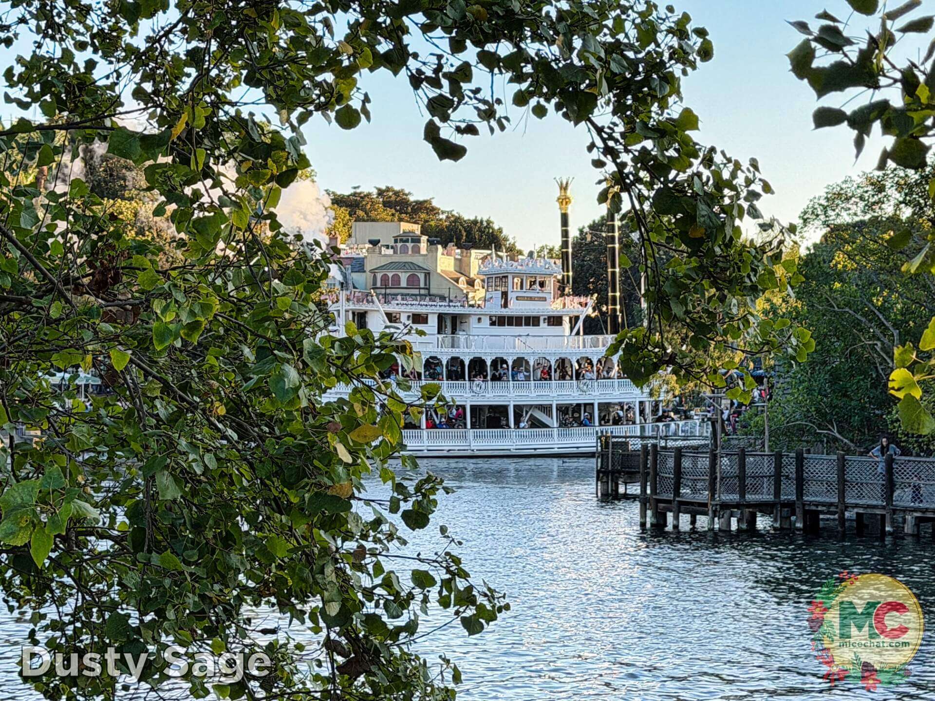 , DISNEYLAND UPDATE: Christmas Crunch, Porto&rsquo;s Push & World of Color Conundrum