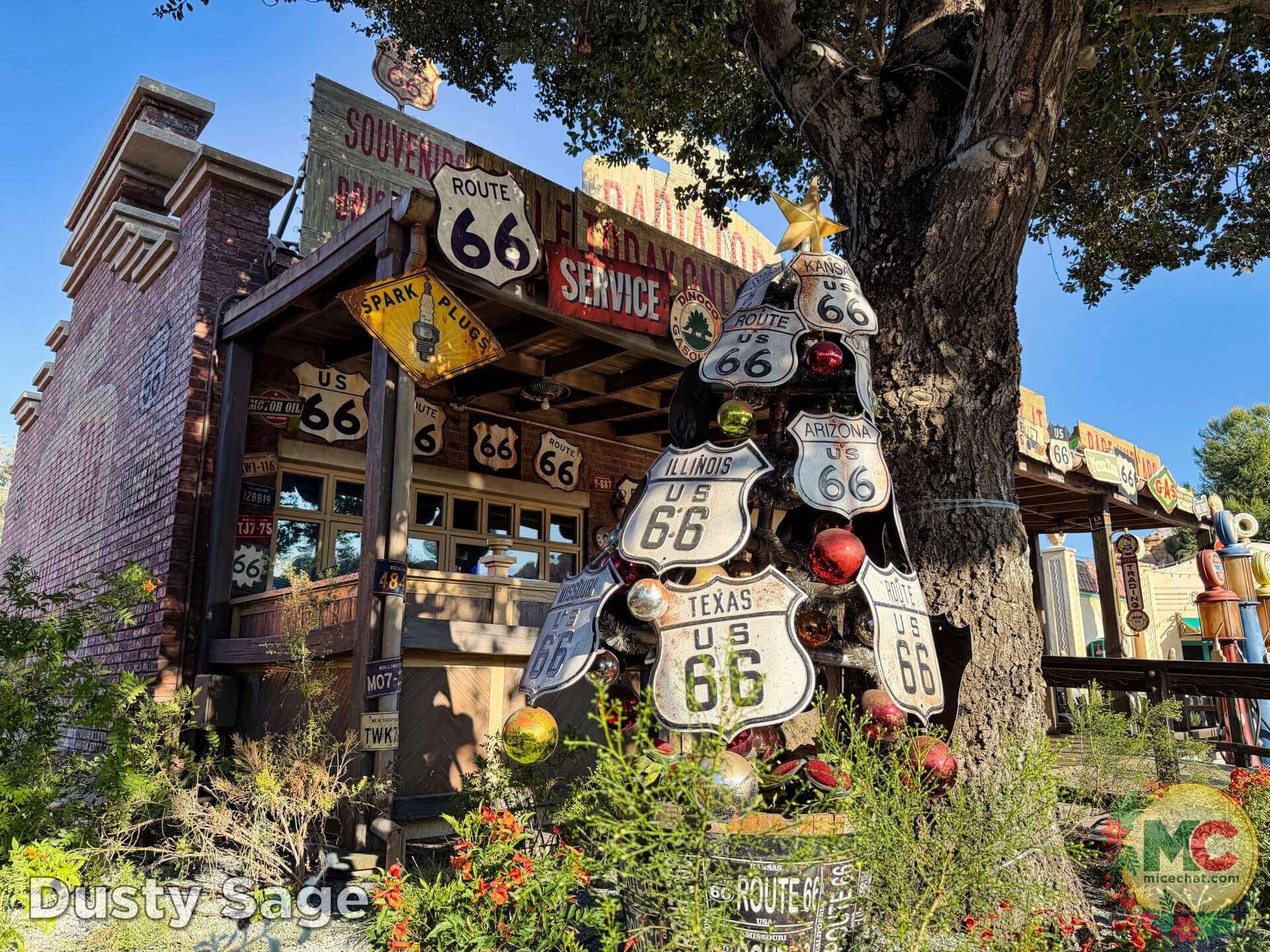 , DISNEYLAND UPDATE: Christmas Crunch, Porto&rsquo;s Push & World of Color Conundrum