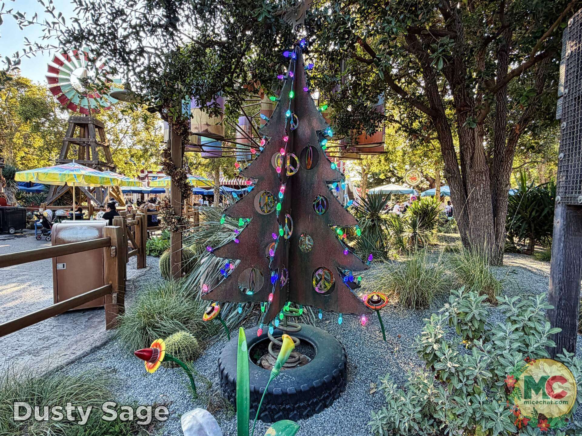 , DISNEYLAND UPDATE: Christmas Crunch, Porto&rsquo;s Push & World of Color Conundrum