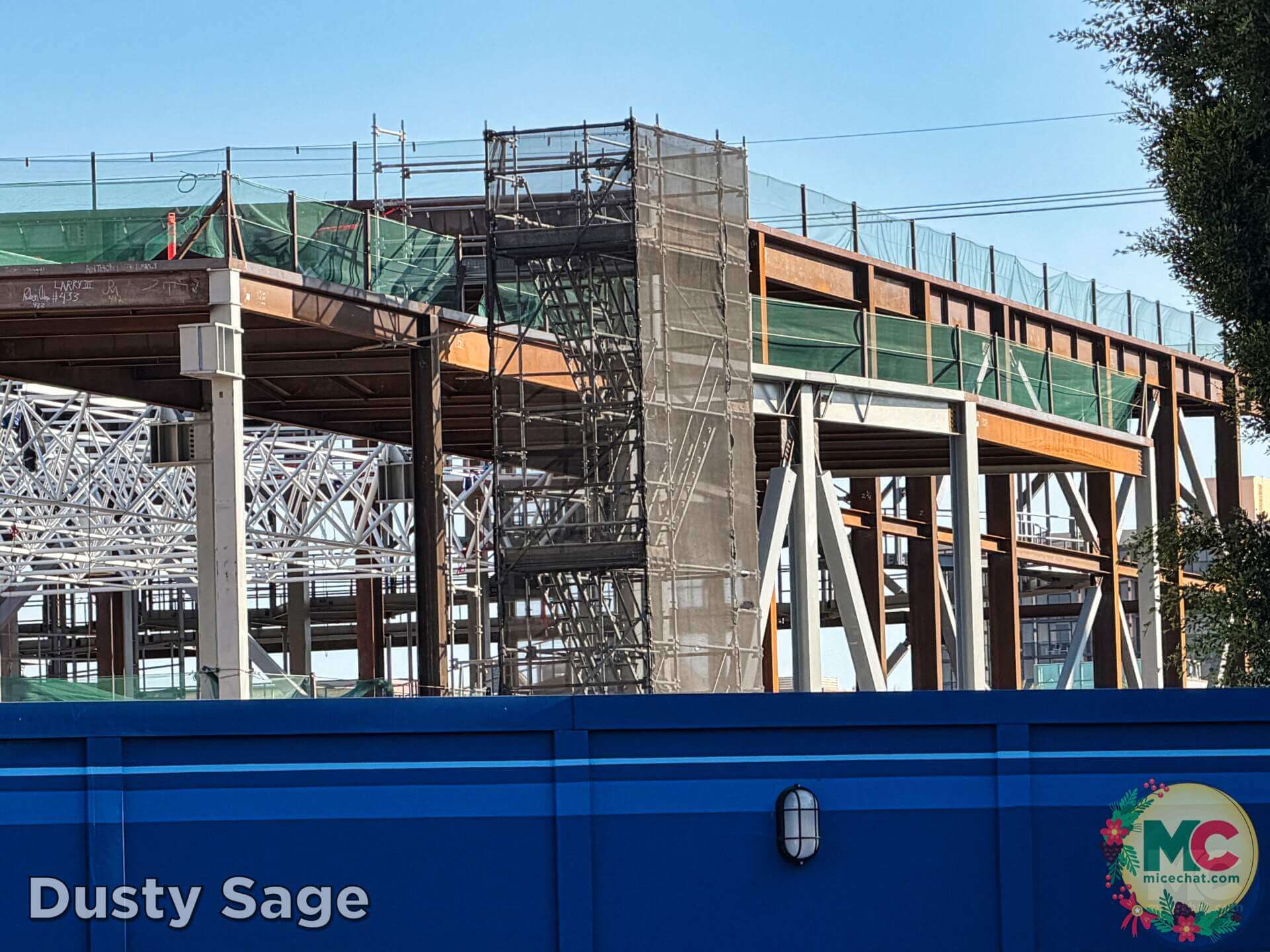 , DISNEYLAND UPDATE: Christmas Crunch, Porto&rsquo;s Push & World of Color Conundrum