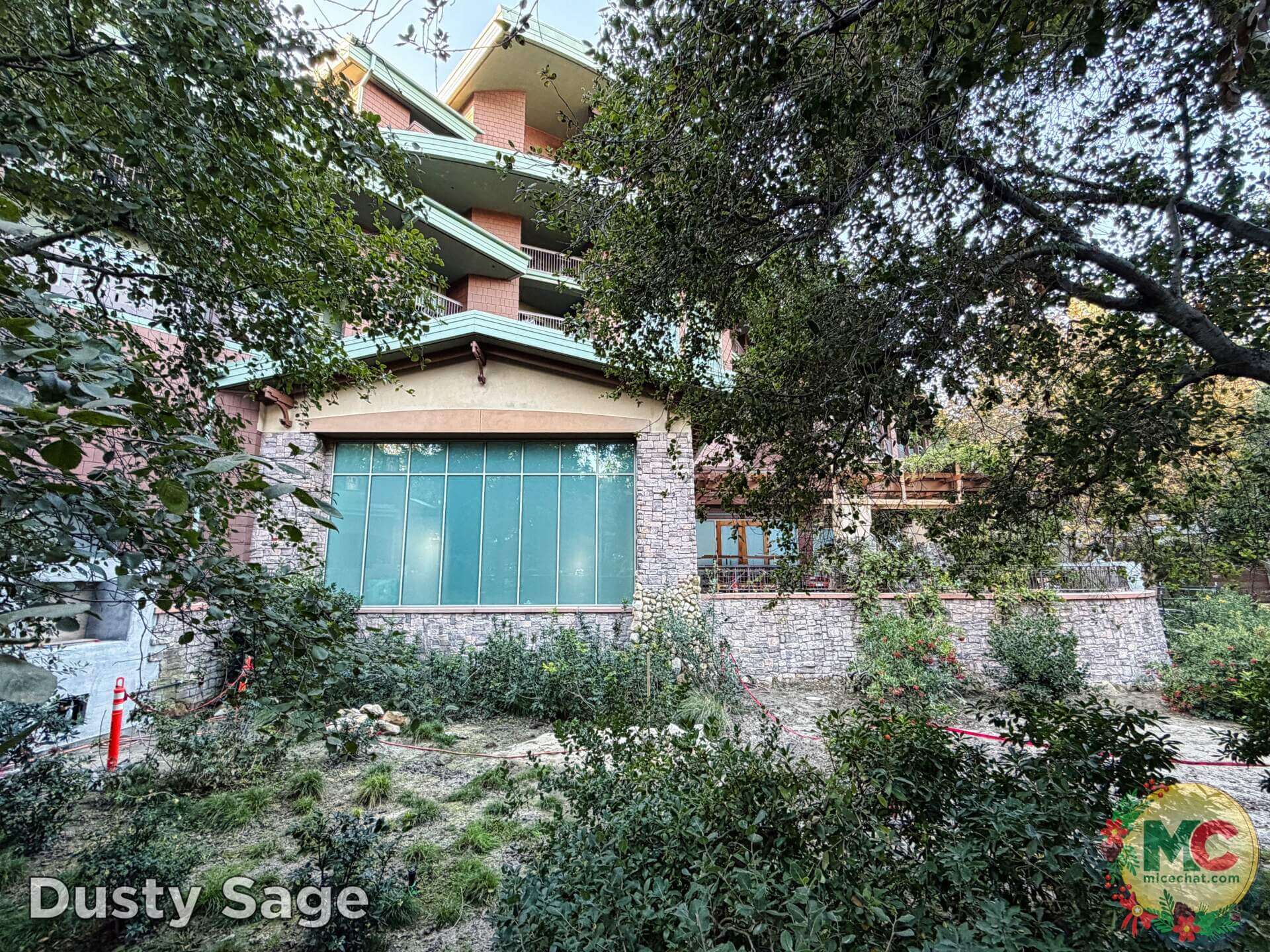 , DISNEYLAND UPDATE: Christmas Crunch, Porto&rsquo;s Push & World of Color Conundrum