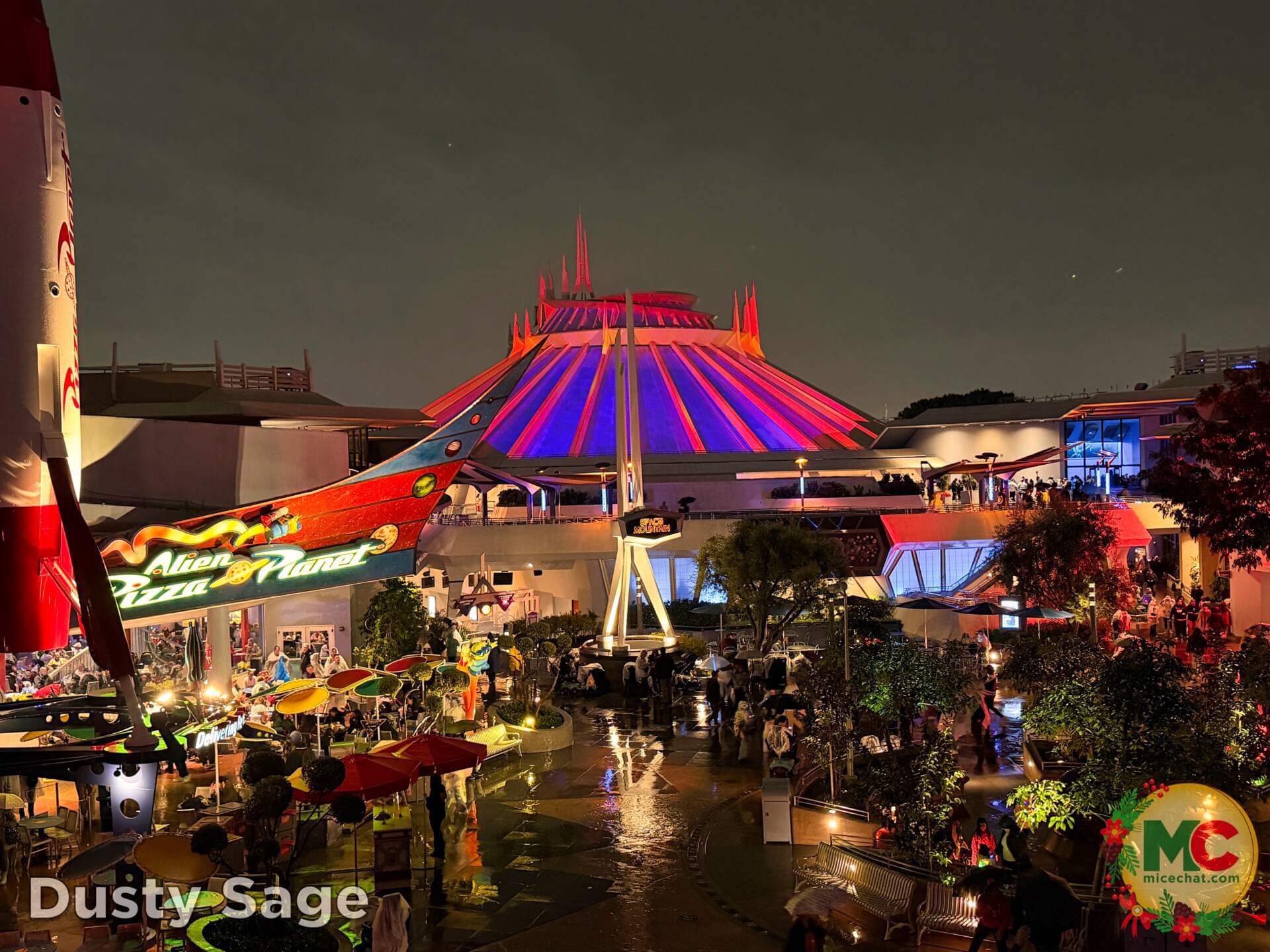 , DISNEYLAND UPDATE: Wet Weather, Holiday Lights & Leadership Fights