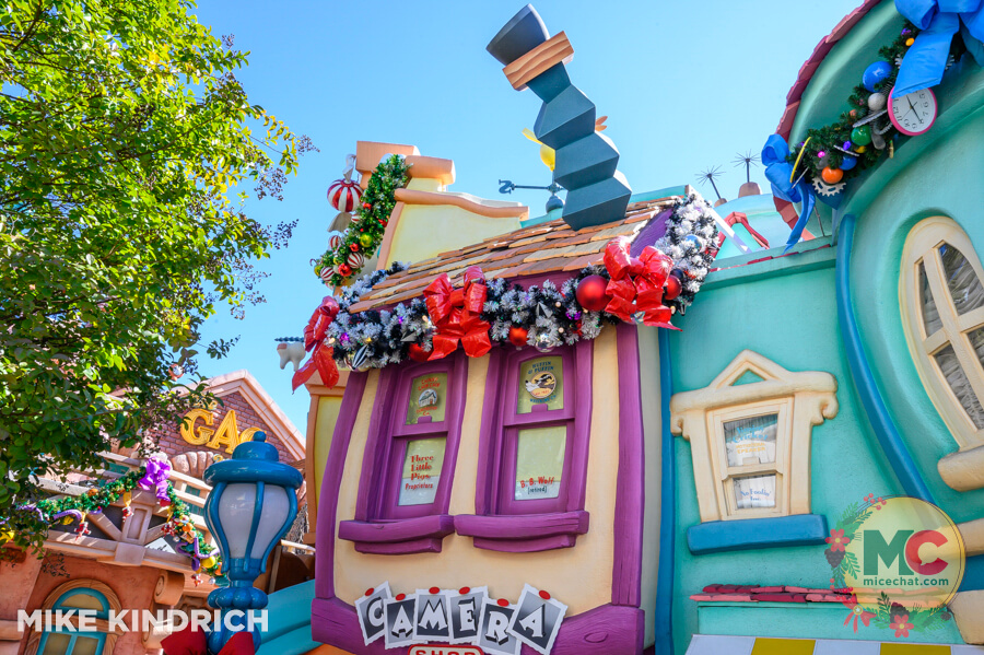Disneyland News, DISNEYLAND UPDATE: Pink Slips & Poinsettias as Seasons Shift