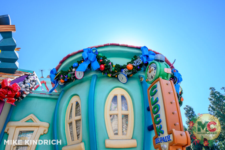 Disneyland News, DISNEYLAND UPDATE: Pink Slips & Poinsettias as Seasons Shift
