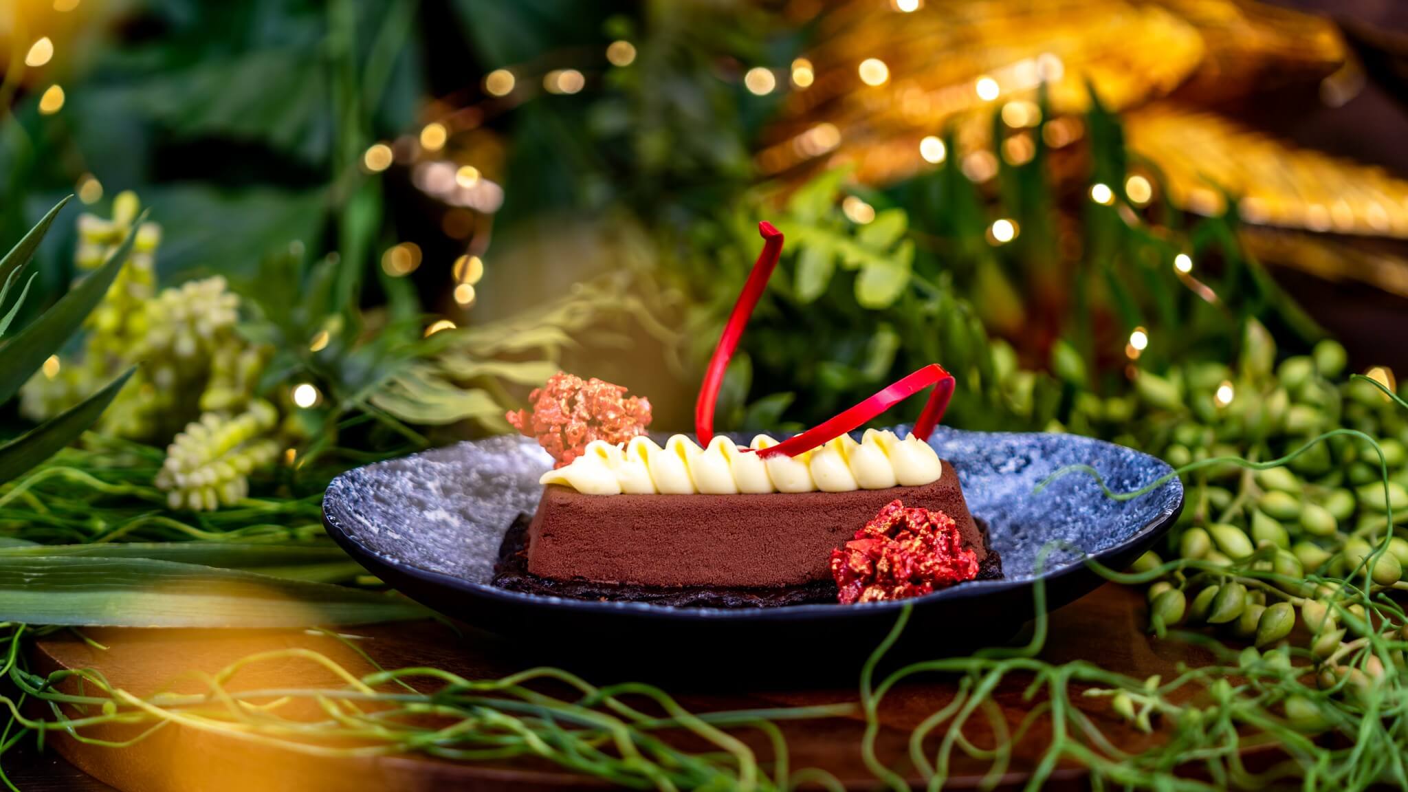 , DISNEYLAND UPDATE: Christmas Crunch, Porto&rsquo;s Push & World of Color Conundrum