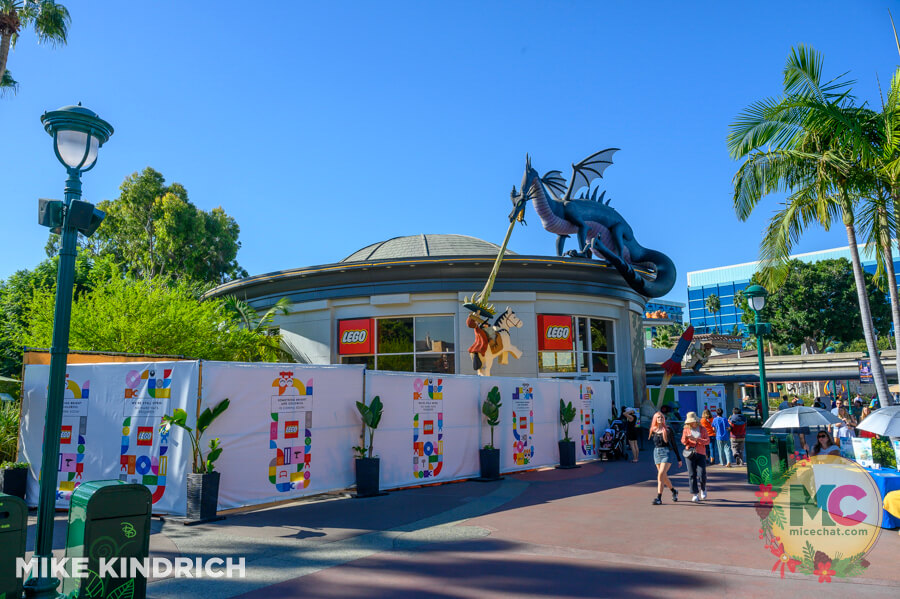 Disneyland News, DISNEYLAND UPDATE: Pink Slips & Poinsettias as Seasons Shift