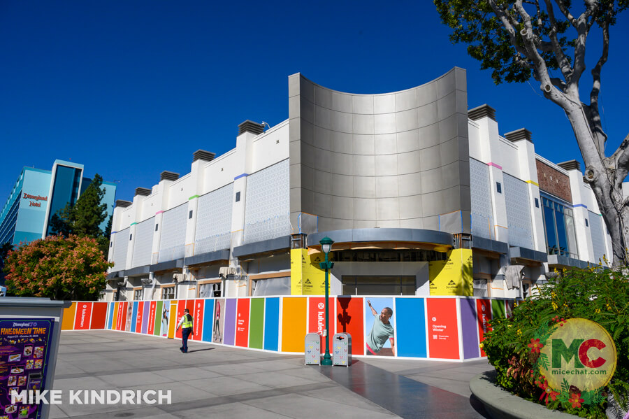 Disneyland News, DISNEYLAND UPDATE: Pink Slips & Poinsettias as Seasons Shift