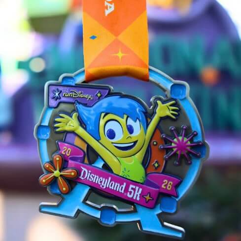 , DISNEYLAND UPDATE: Christmas Crunch, Porto&rsquo;s Push & World of Color Conundrum