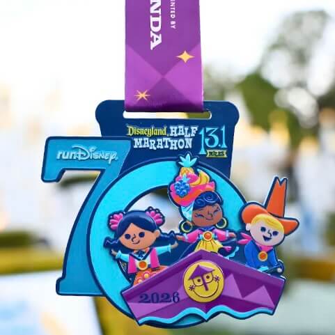 , DISNEYLAND UPDATE: Christmas Crunch, Porto&rsquo;s Push & World of Color Conundrum