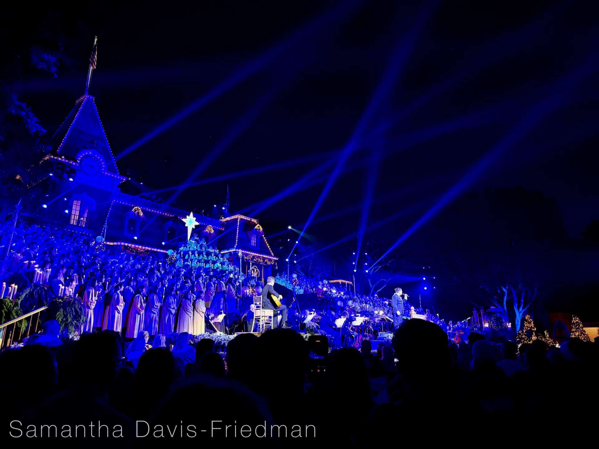, DISNEYLAND UPDATE: Christmas Shines, Magic Key Shakeup & Suite Surprises