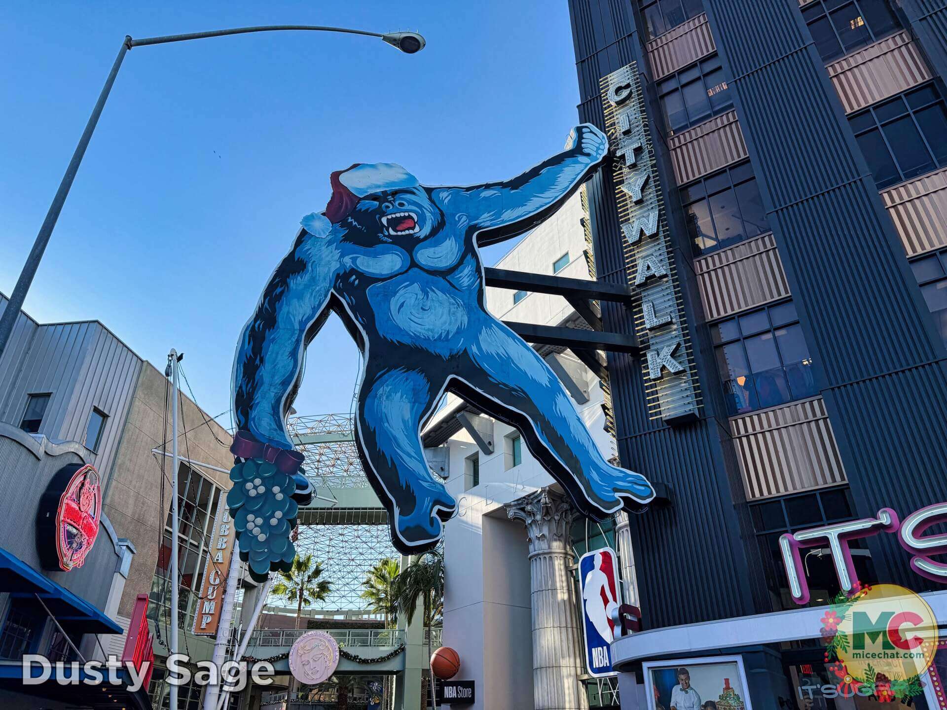 Universal Hollywood Holiday, Universal Hollywood Holidays 2025: Potter Spells, Grinchy Laughs & Mario Merriment