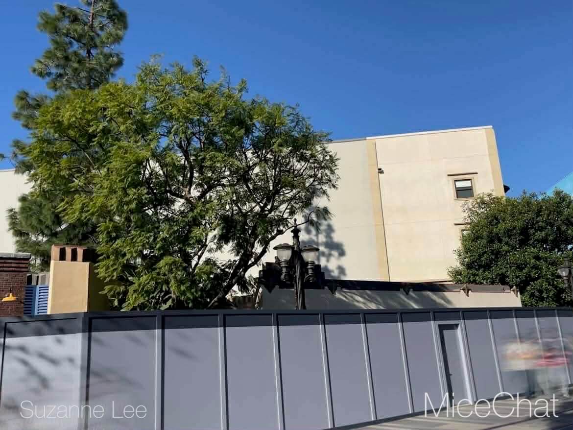 , DISNEYLAND UPDATE: Holiday Exit, Shoulder Season Scramble & Monorail Mishegoss
