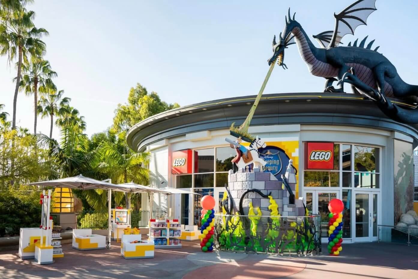 , DISNEYLAND UPDATE: Transport Troubles, 25 Years of Change & After Dark Dates Drop