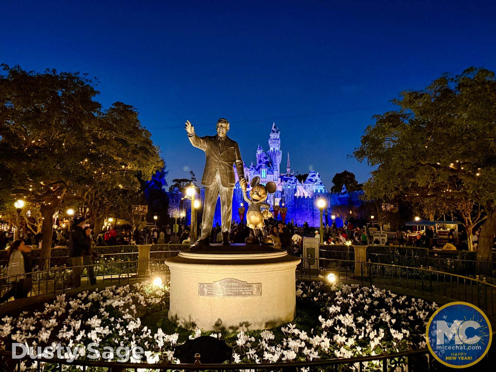 , DISNEYLAND UPDATE: Holiday Exit, Shoulder Season Scramble & Monorail Mishegoss