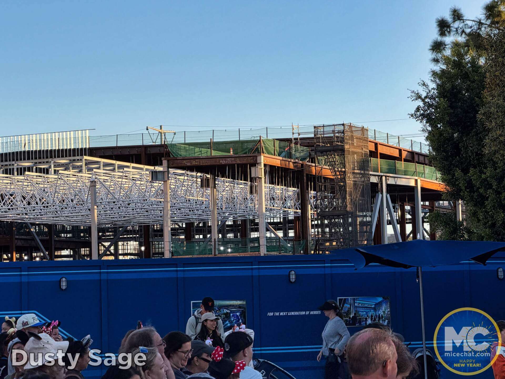 , DISNEYLAND UPDATE: Holiday Exit, Shoulder Season Scramble & Monorail Mishegoss