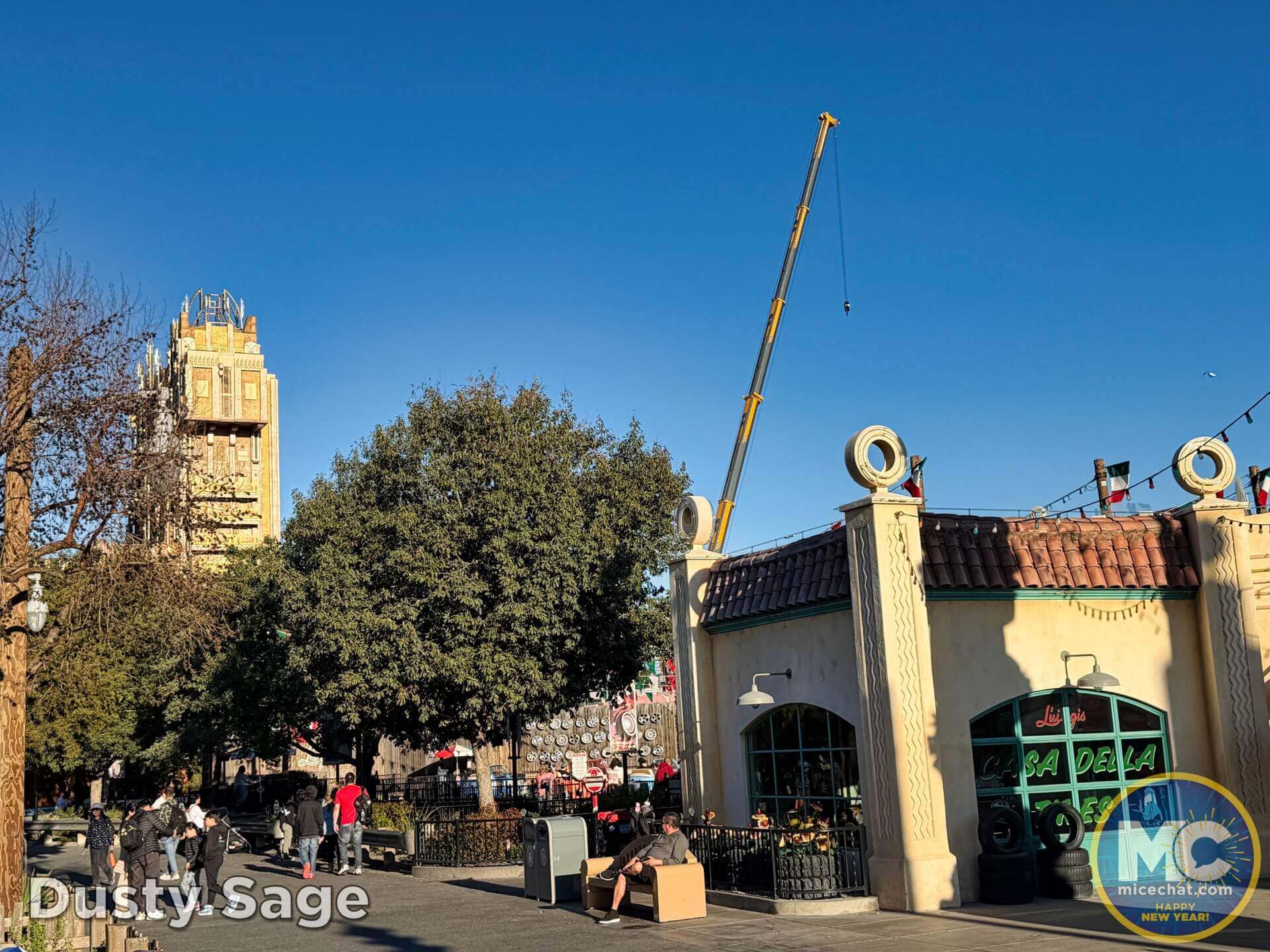 , DISNEYLAND UPDATE: Holiday Exit, Shoulder Season Scramble & Monorail Mishegoss