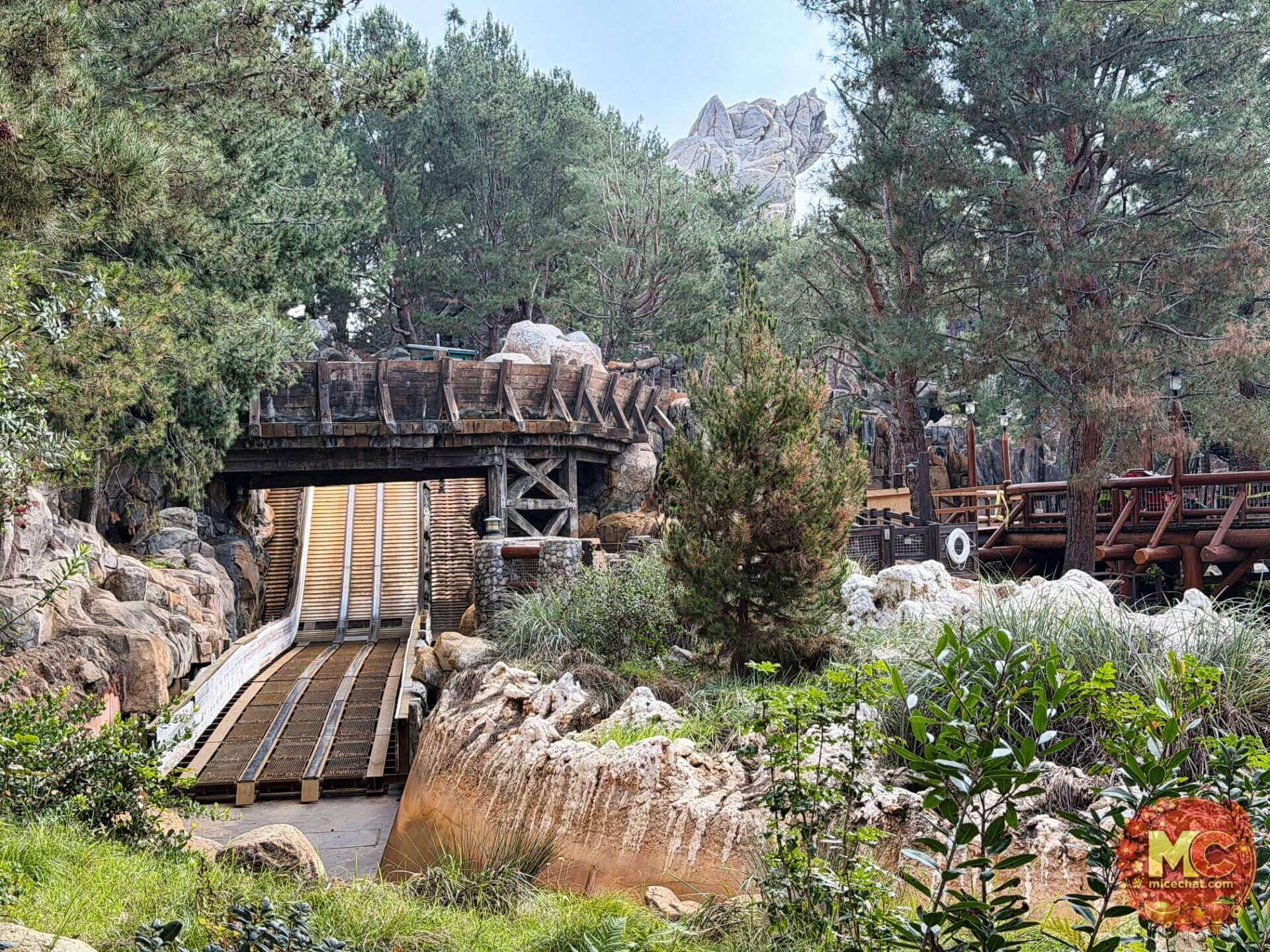, DISNEYLAND UPDATE: Lunar Lights, Sweethearts Nite & Construction Heights